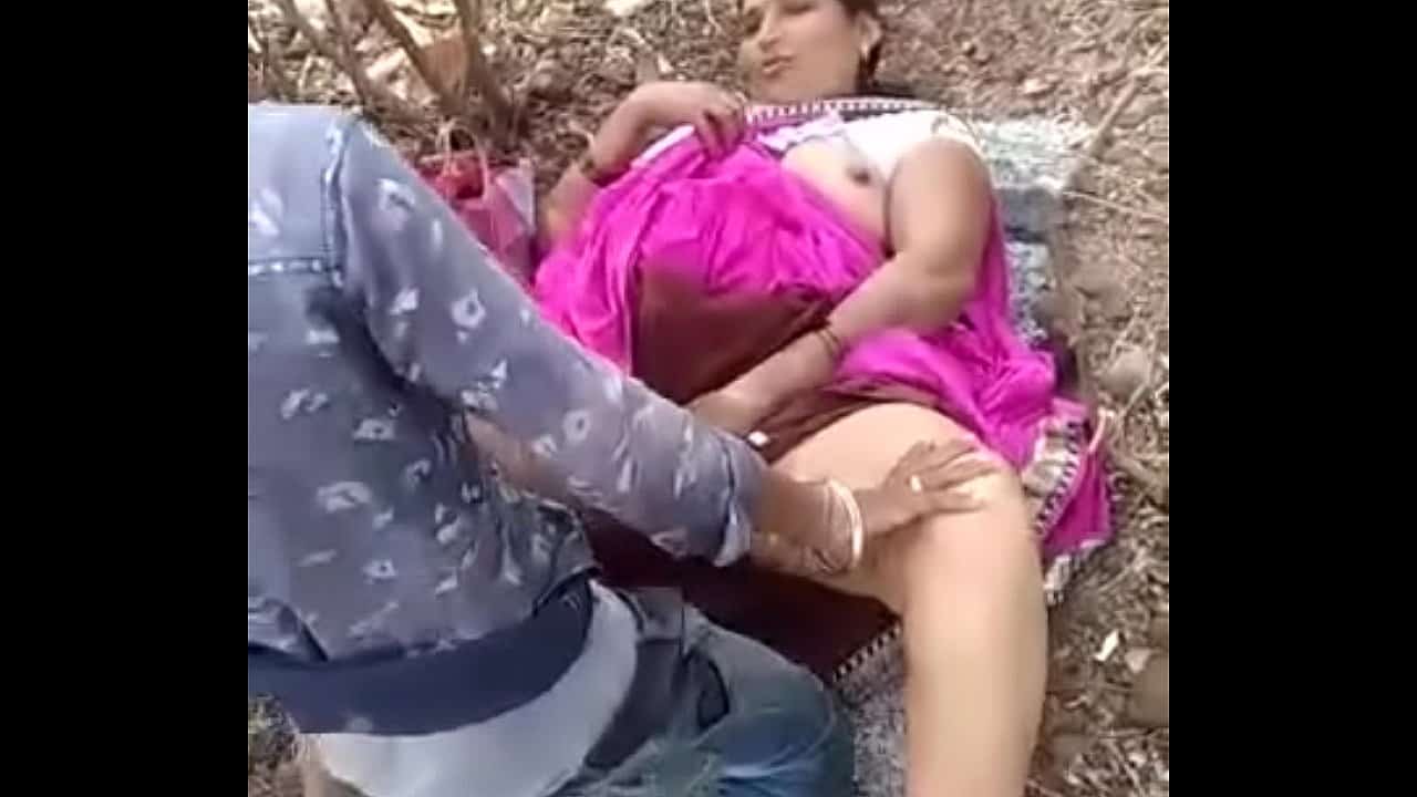 Atyunn Xxx - xxxnx Indian village aunty xxx outdoor sex clip - Indian Porn 365