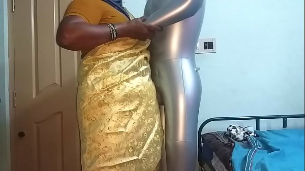 telugu aunty shaved pussy rubbing pussy fucking sex doll