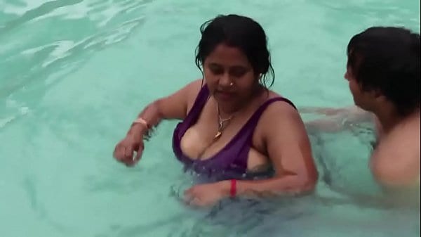 Hot Aunt Porn Sitting Pool - aunty xxx - Indian Porn 365